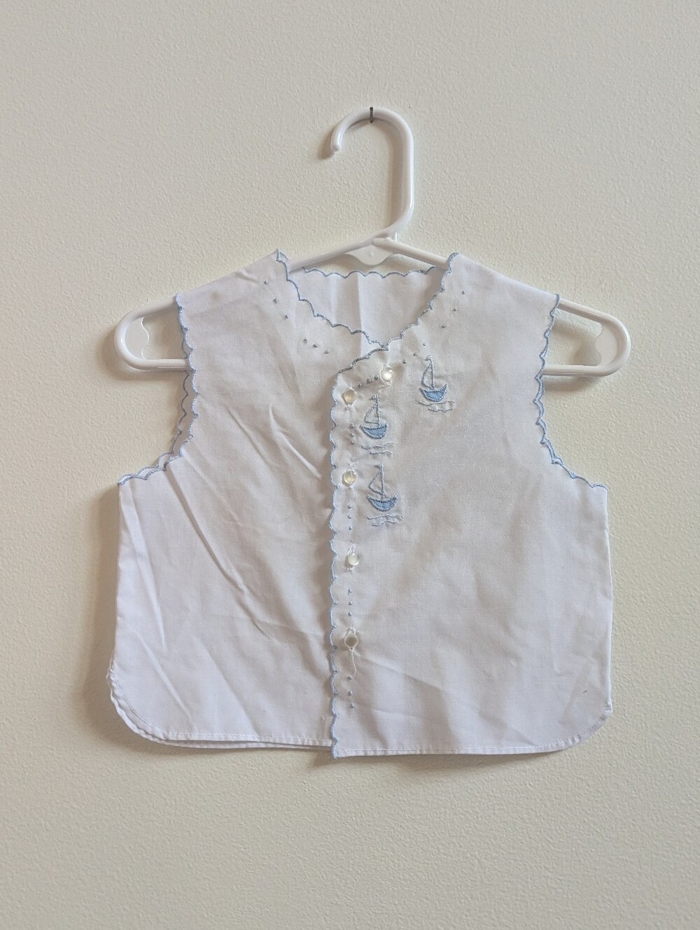 Vtg Top 0-6m White Embroidered Sleeveless Sailboat Dainty